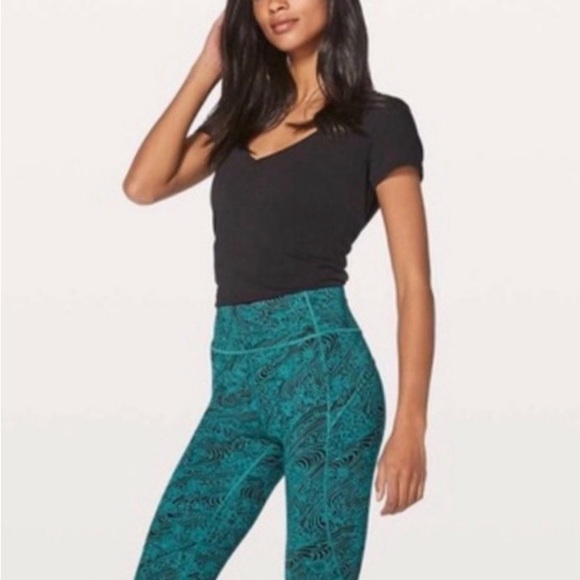 Lululemon In Movement Leggings *Everlux Spirit Green and Black Women’s Size 8 - Picture 1 of 15